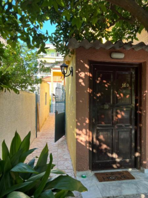 Cosy guesthouse-souterrain with garden in city centre